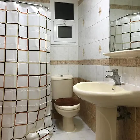Private Room With Shared Bathroom - No Parking Space Abu Dhabi Exterior photo