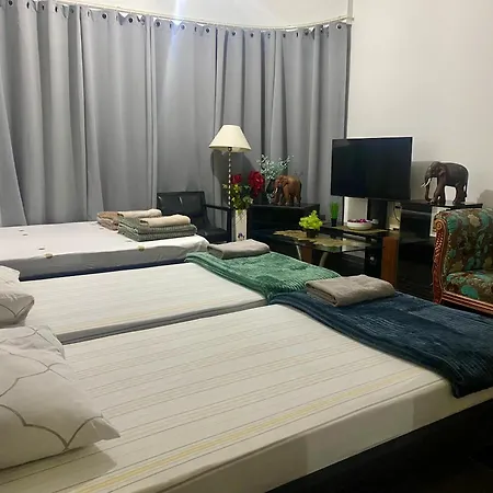 Private Room With Shared Bathroom - No Parking Space Abu Dhabi Exterior photo