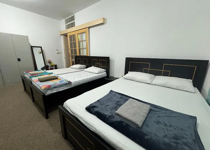 Private Room With Shared Bathroom - No Parking Space