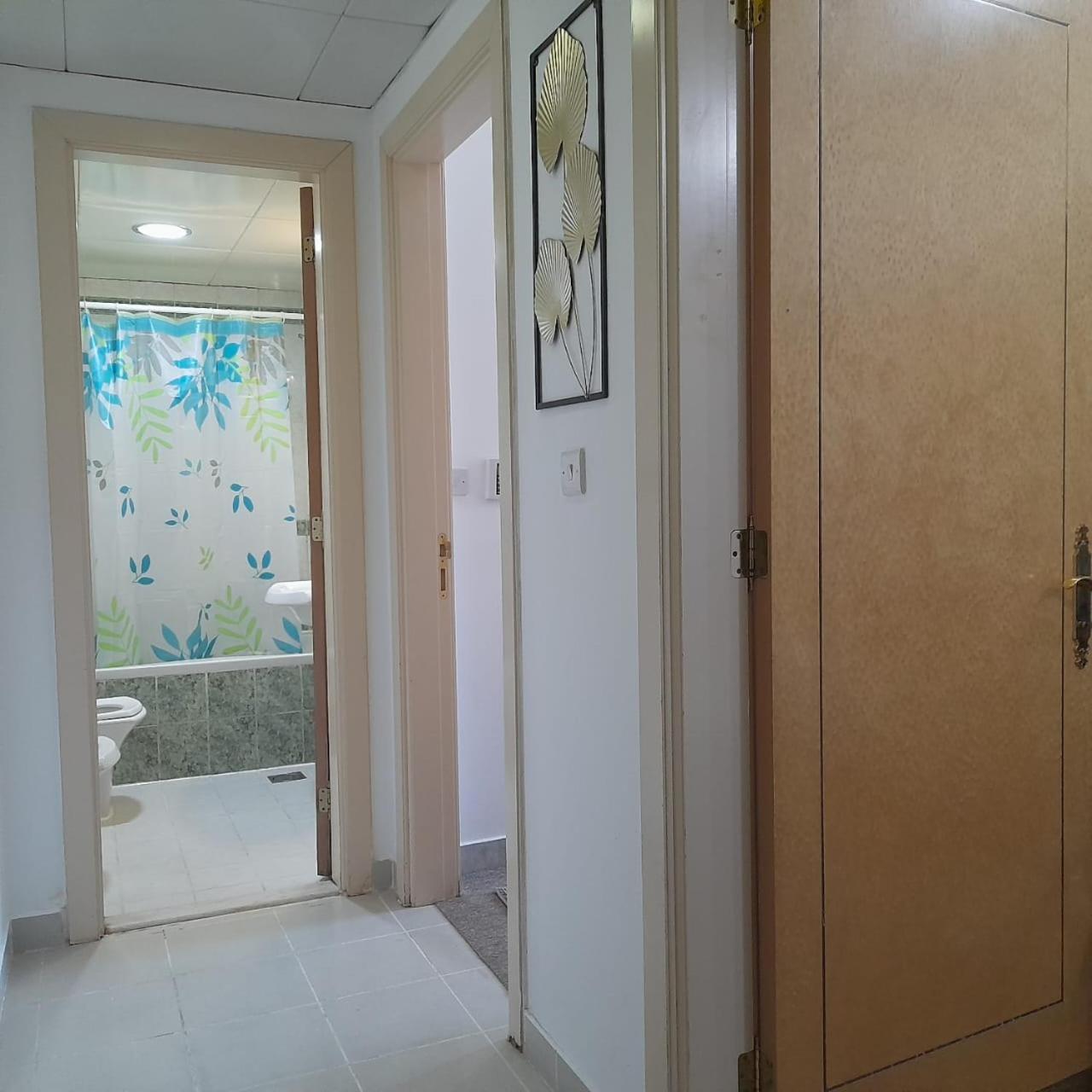 Private With Shared Bathroom - No Parking Space *