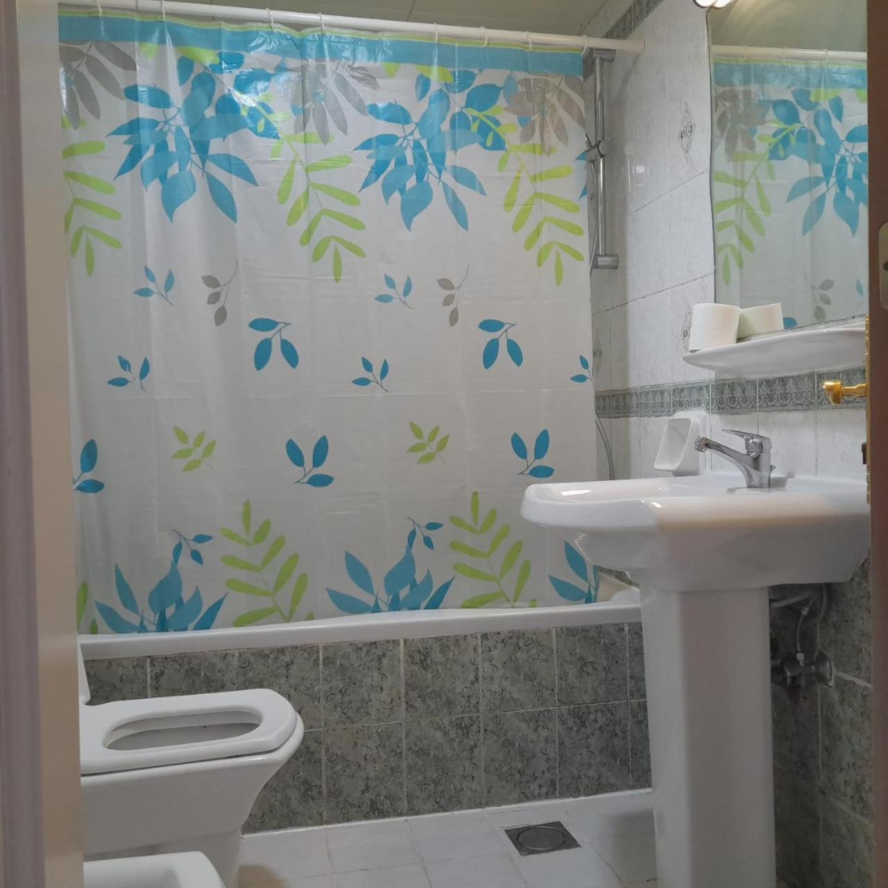 Private With Shared Bathroom - No Parking Space *