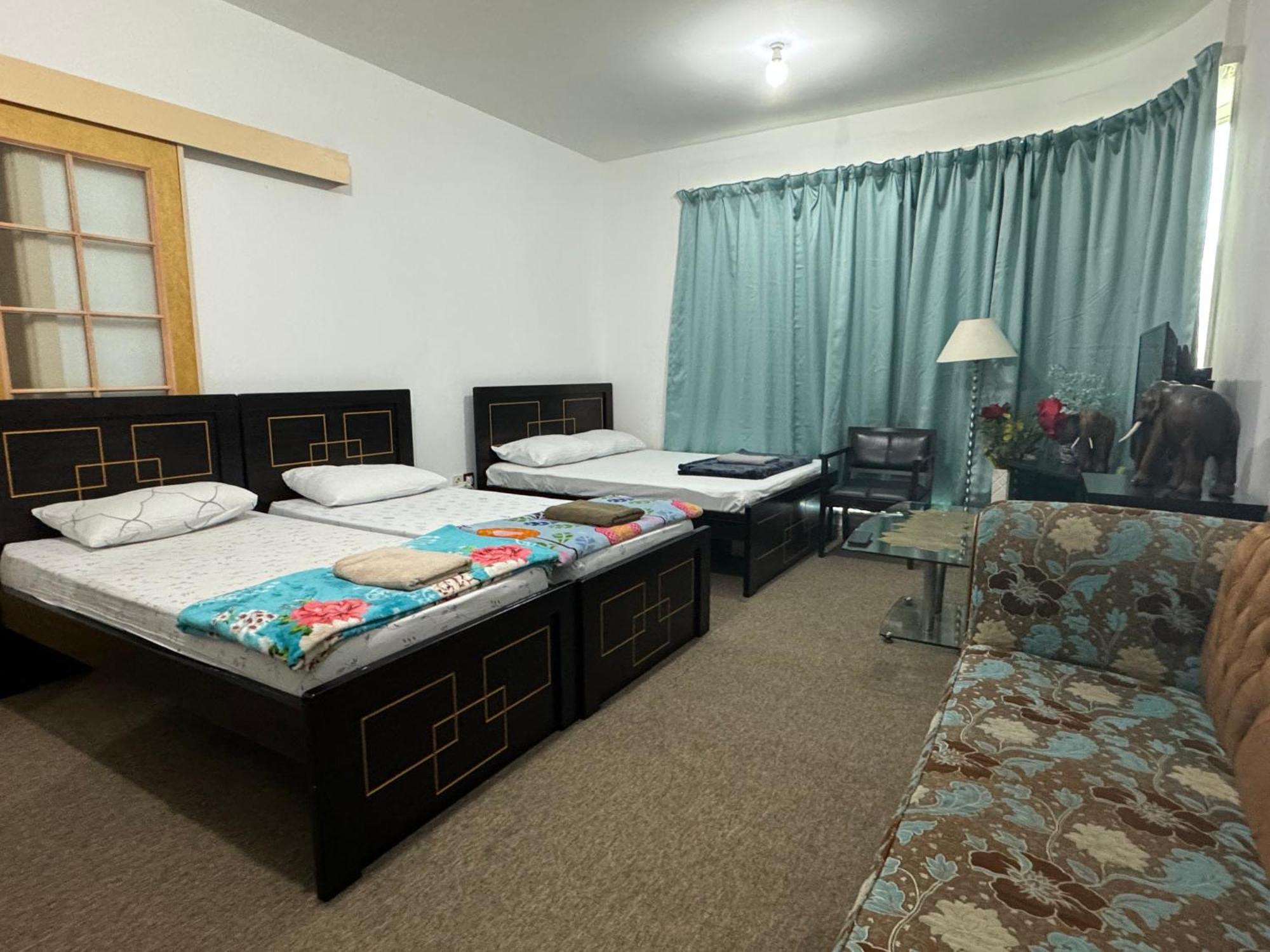Homestay Private With Shared Bathroom - No Parking Space